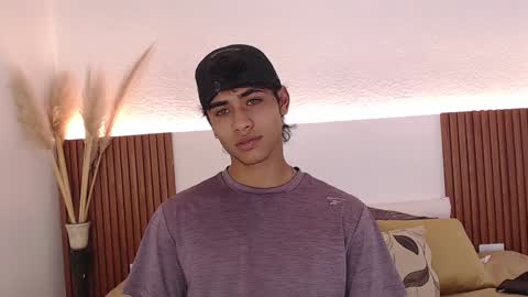 Zander online show from December 12, 1:28 pm