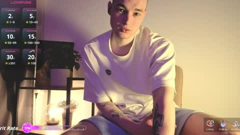 Yanny online show from April 12, 5:14 pm