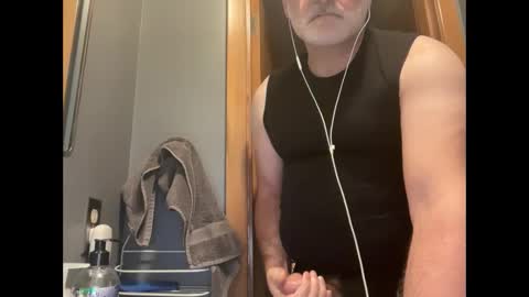 zinger283069 online show from January 2, 10:33 pm