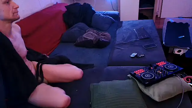 davidgntxxxxx online show from April 21, 1:42 am