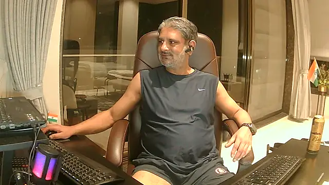 OnlineBossUK online show from January 25, 4:13 pm