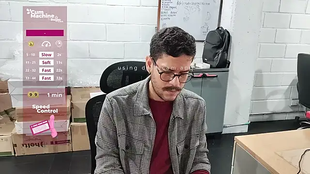 Snapshot of AndyHepburn chatting on October 30, 2:18 pm AndyHepburn online show from October 30, 2:18 pm