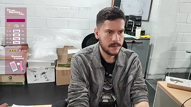 Snapshot of AndyHepburn chatting on October 3, 1:38 pm AndyHepburn online show from October 3, 1:38 pm