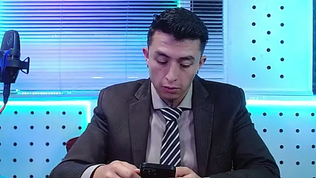 Darko0717 online show from April 18, 1:01 pm