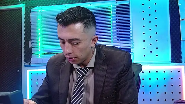 Darko0717 online show from February 20, 11:56 am