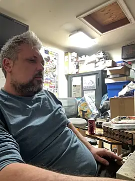 Snapshot of tank32s chatting on March 12, 6:40 am tank32s online show from March 12, 6:40 am