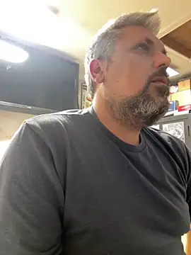 Snapshot of tank32s chatting on November 1, 10:25 pm tank32s online show from November 1, 10:25 pm