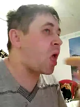 Snapshot of tores992 chatting on January 7, 12:03 am tores992 online show from January 7, 12:03 am