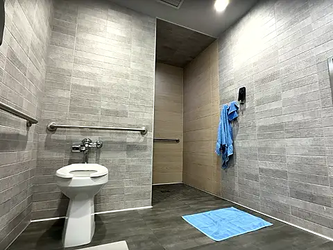 mikejones7661 online show from February 8, 8:46 pm