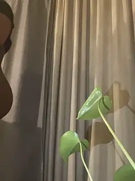 YesTheSexiest online show from October 29, 6:00 pm