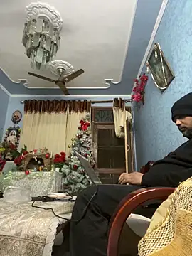 Dick 6inches online show from December 17, 1:18 pm