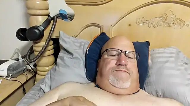 Bigbear0563 online show from June 25, 3:39 pm
