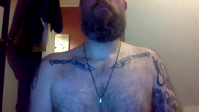 Snapshot of Thrillhouse chatting on October 23, 8:45 pm Thrillhouse online show from October 23, 8:45 pm