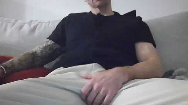 jouet75 online show from February 17, 9:35 pm