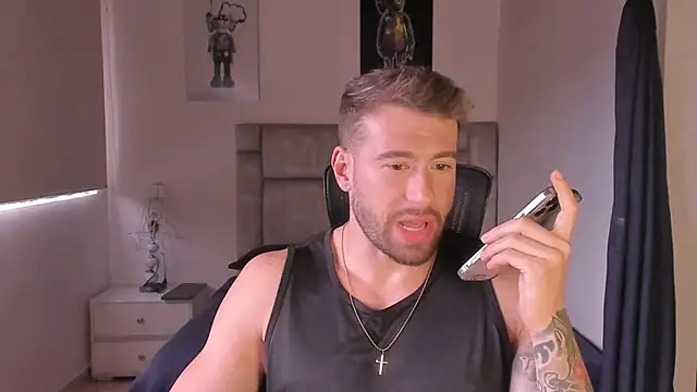 paul rogerr online show from October 4, 9:30 pm