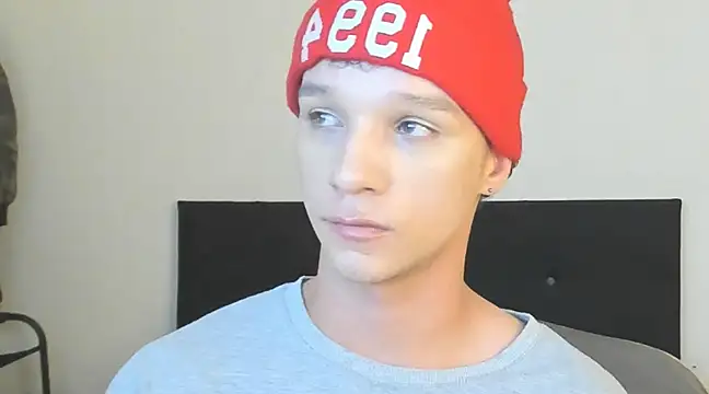 angelcortes online show from December 19, 11:50 am