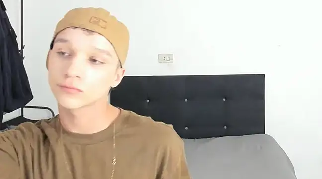 angelcortes online show from December 23, 10:01 pm