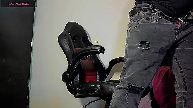 FuckHardlove online show from November 29, 11:18 pm