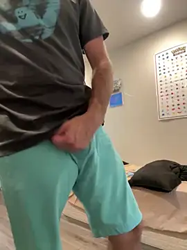 4kUsh2Fashion0 online show from September 15, 7:04 pm