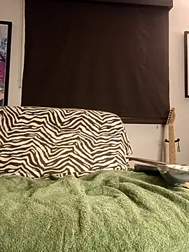 Hotbodyscottie online show from September 19, 9:10 am