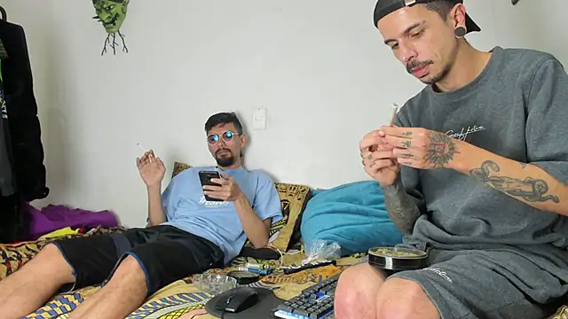 Aaron BigDickxxx online show from March 30, 6:53 pm