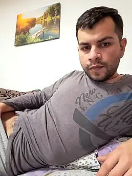 Snapshot of hornny1995 chatting on December 31, 11:31 am hornny1995 online show from December 31, 11:31 am