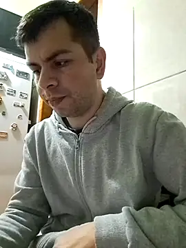 Snapshot of hornny1995 chatting on February 3, 2:03 am hornny1995 online show from February 3, 2:03 am