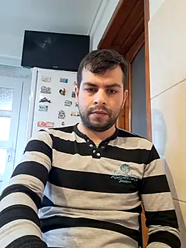 hornny1995 online show from April 9, 6:19 am