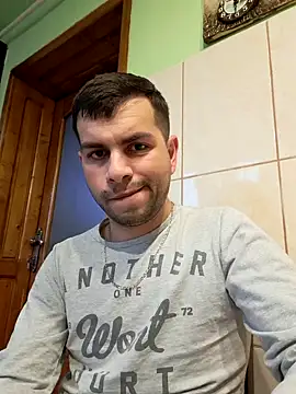 Snapshot of hornny1995 chatting on December 4, 1:31 pm hornny1995 online show from December 4, 1:31 pm