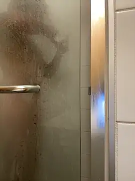 Crackkers online show from November 12, 6:08 am