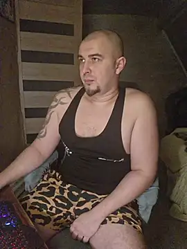 Foxyshaved online show from December 5, 5:25 am