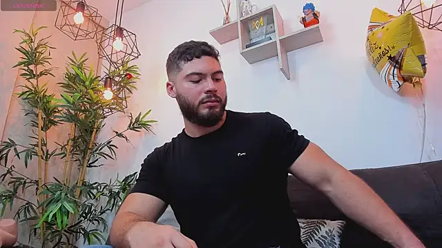 SebastianVilla  online show from April 13, 12:11 am