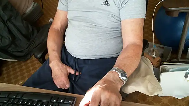 matureboomer online show from December 5, 6:34 pm