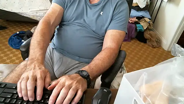 matureboomer online show from October 9, 3:28 pm