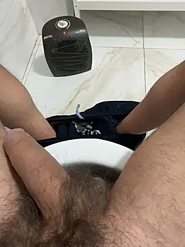 Snapshot of pino8787 chatting on February 1, 10:34 pm pino8787 online show from February 1, 10:34 pm