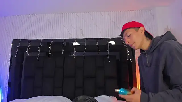 DereckCooperr online show from February 8, 9:19 pm