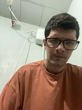 Juliano2289 online show from May 22, 11:43 pm