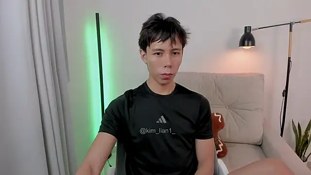 kim lian21 online show from December 2, 11:02 am