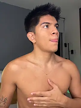 santiago 01 online show from April 1, 12:34 am