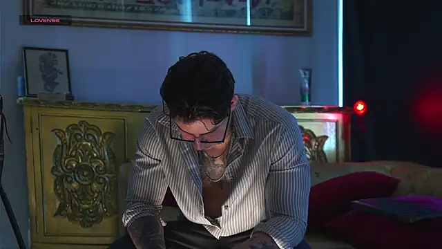 dantecoppolaa  online show from October 25, 7:37 pm