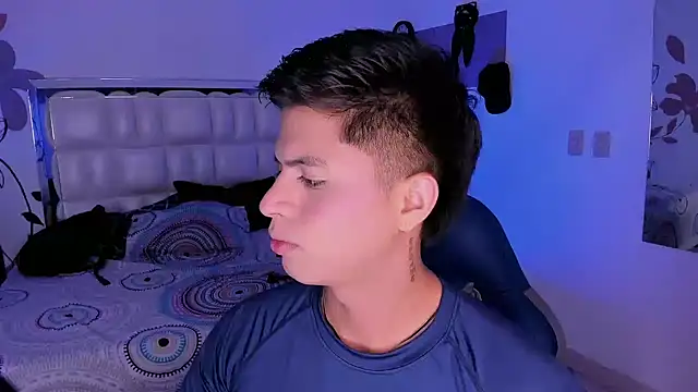 Niicky1  online show from February 26, 9:25 pm