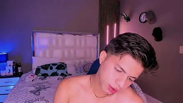 Niicky1  online show from March 21, 9:45 pm