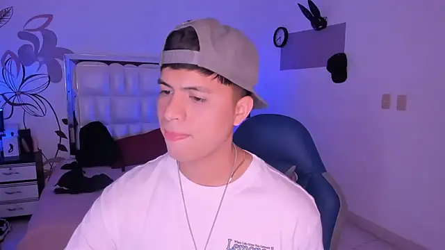 Niicky1  online show from January 3, 8:43 pm