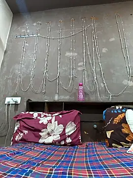 lund lol online show from April 26, 8:23 am