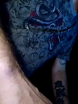 Snapshot of MaverickShamless@xh chatting on December 28, 12:57 am MaverickShamlessxh online show from December 28, 12:57 am