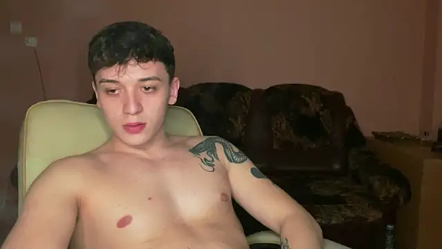 Snapshot of Joedonovan1 chatting on March 21, 6:29 pm Joedonovan1 online show from March 21, 6:29 pm