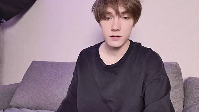 callmenineoneseven online show from October 18, 12:26 am