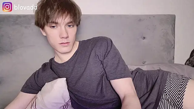 callmenineoneseven online show from April 1, 10:18 pm