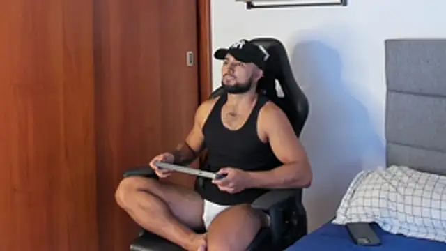 ethaanjones online show from November 24, 8:21 pm