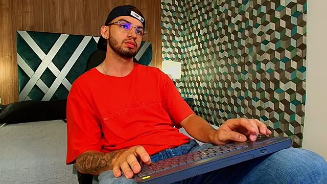 Michael magno online show from September 10, 8:29 pm